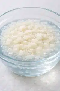 Blooming gelatin for homemade marshmallows